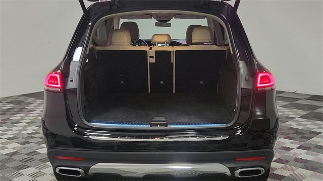 Vehicle image 21 of 26