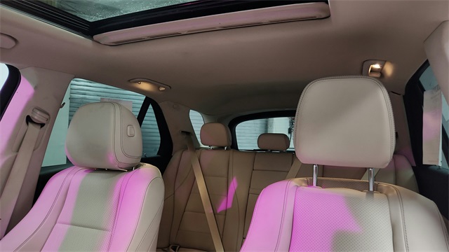 Vehicle image 16 of 26