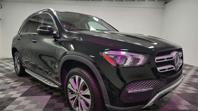 Vehicle image 3 of 26