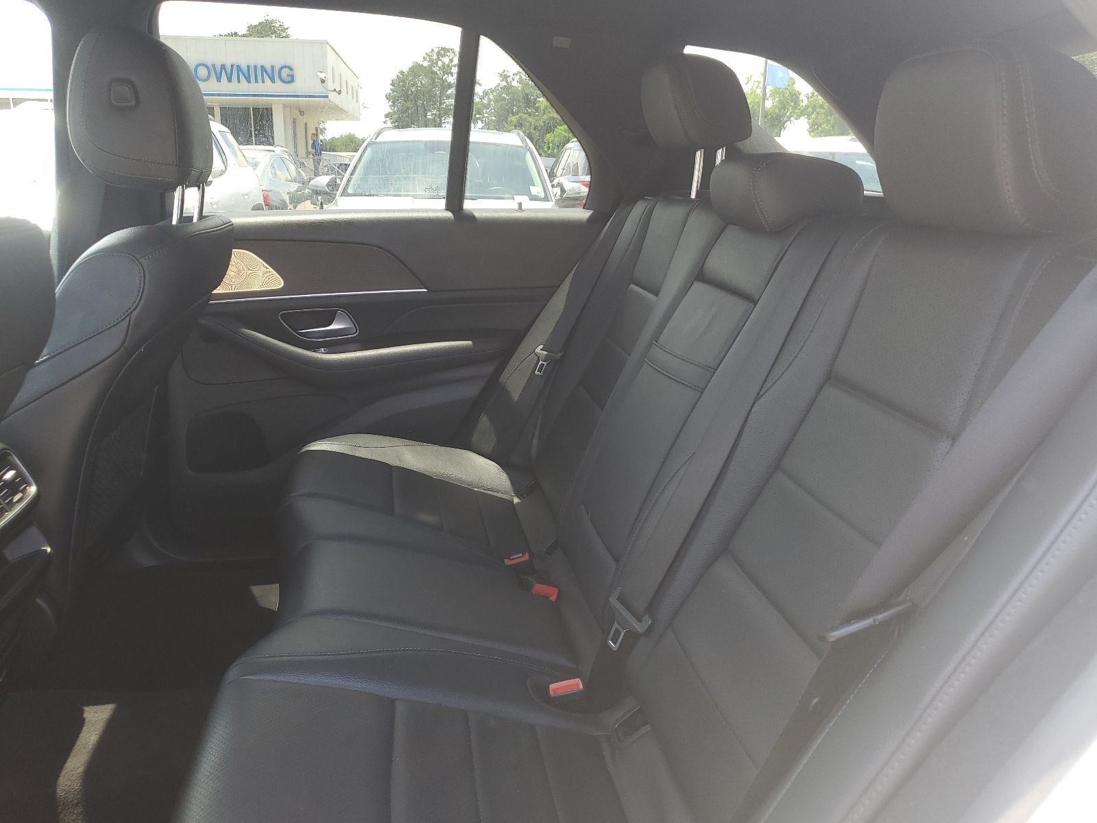 Vehicle image 8 of 12