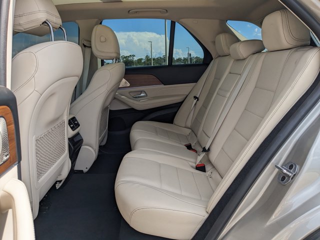 Vehicle image 14 of 36
