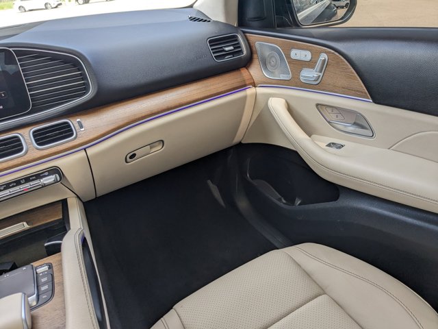 Vehicle image 17 of 36