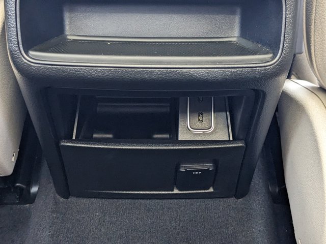 Vehicle image 25 of 36