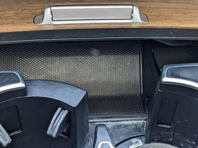 Vehicle image 13 of 36