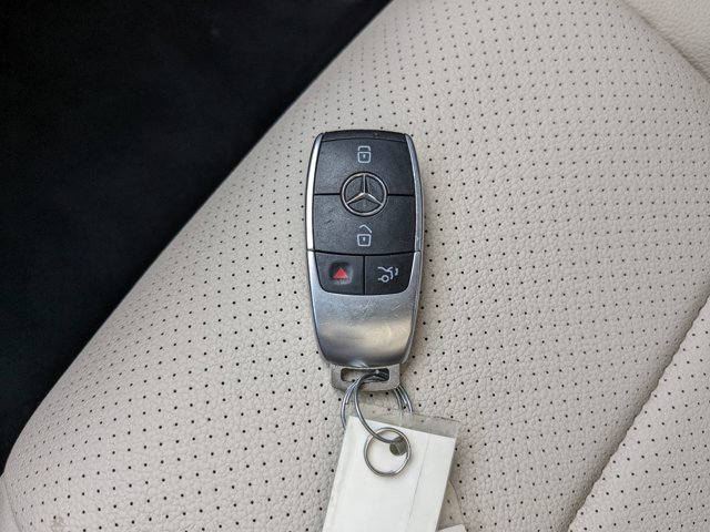 Vehicle image 26 of 36