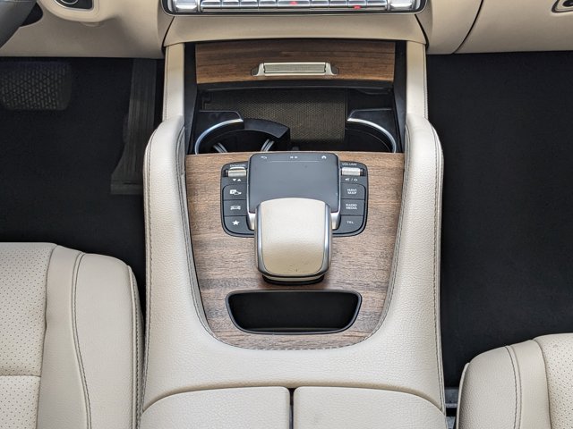 Vehicle image 22 of 36