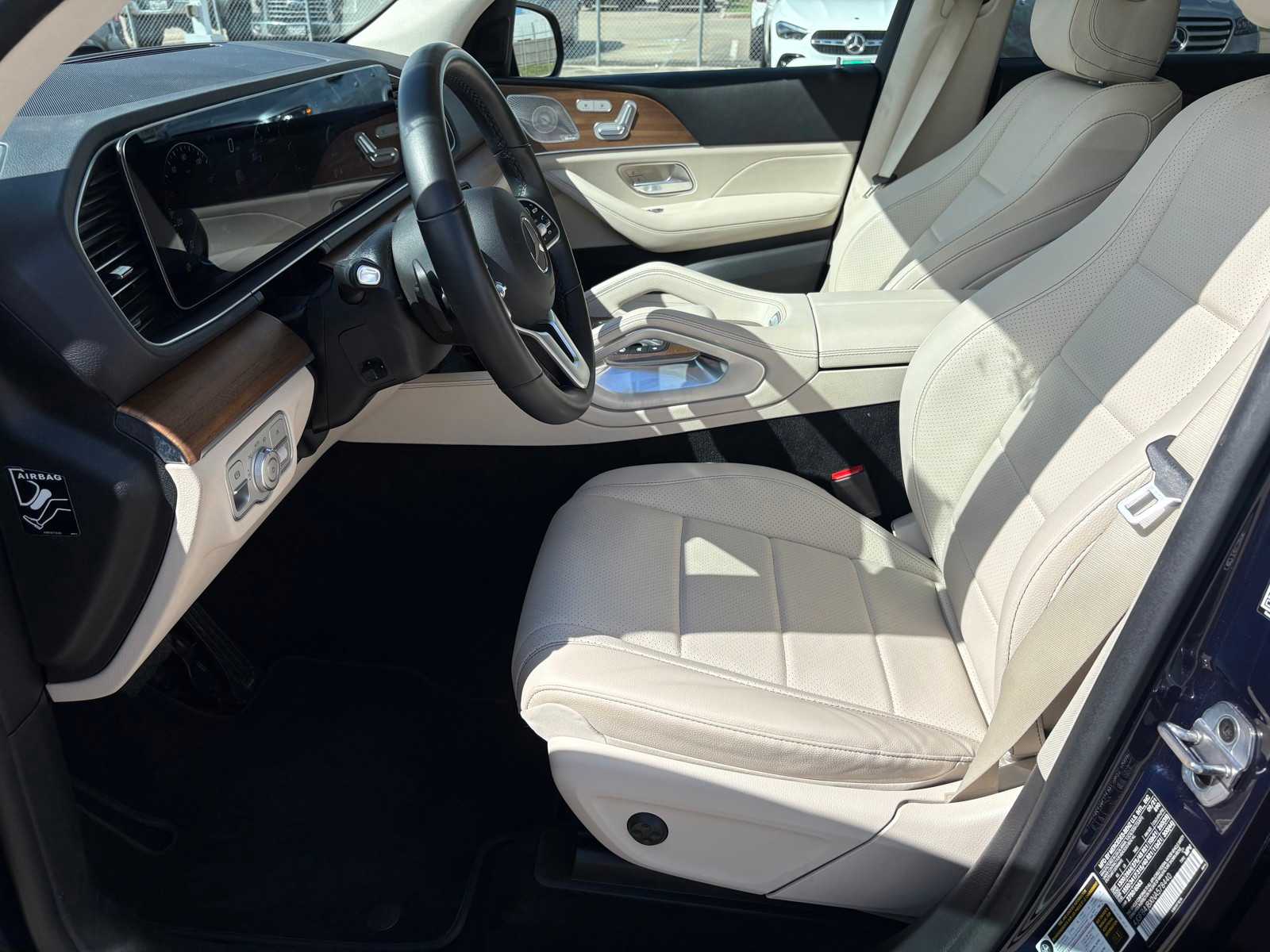 Vehicle image 12 of 22