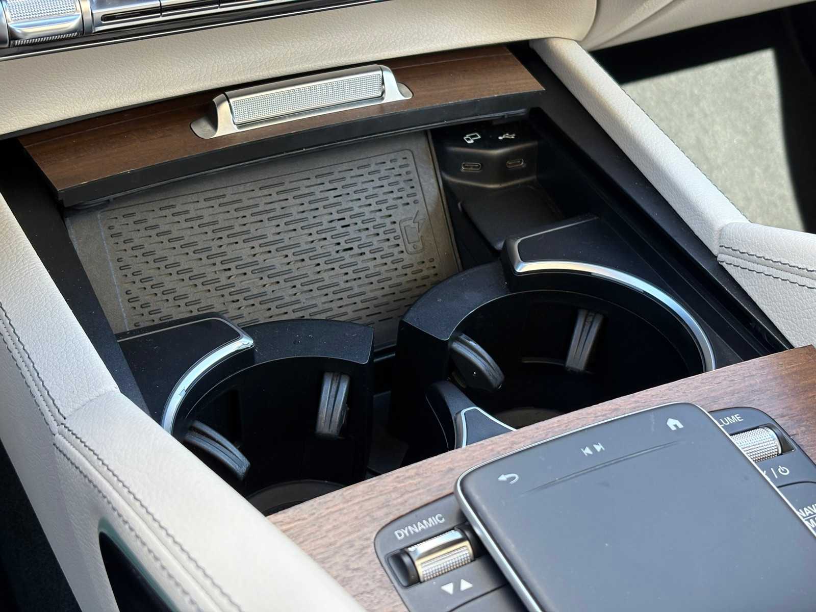 Vehicle image 17 of 22