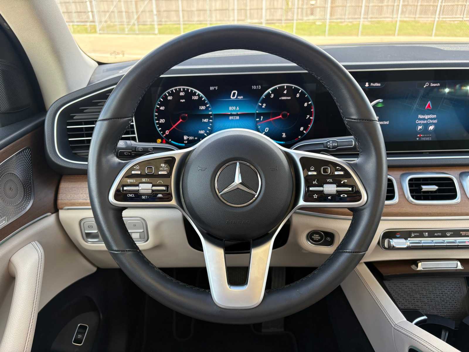 Vehicle image 13 of 22