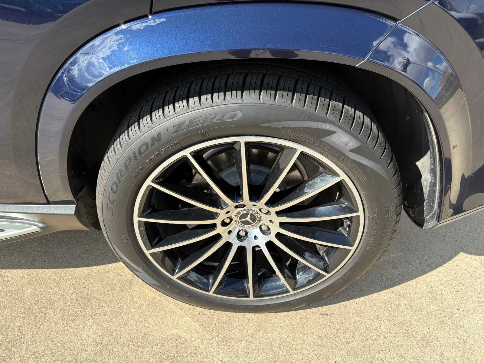 Vehicle image 8 of 22