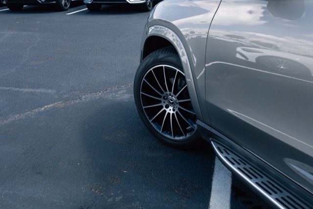 Vehicle image 6 of 19