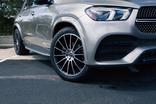 Vehicle image 5 of 19