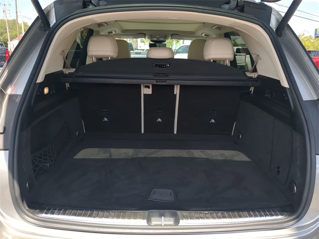 Vehicle image 10 of 35