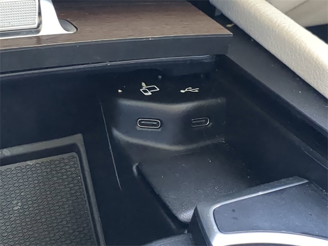 Vehicle image 30 of 35