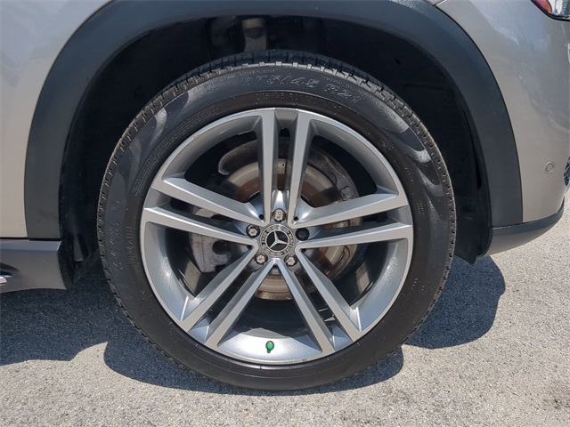 Vehicle image 9 of 35