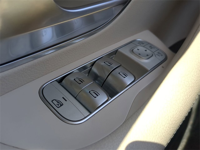 Vehicle image 24 of 35