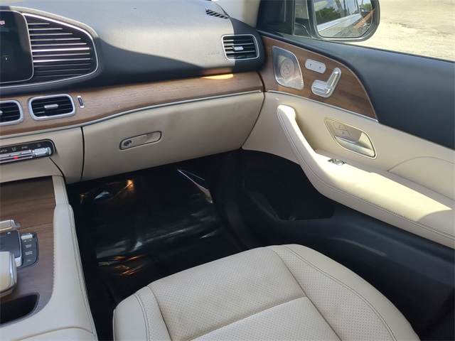 Vehicle image 14 of 35