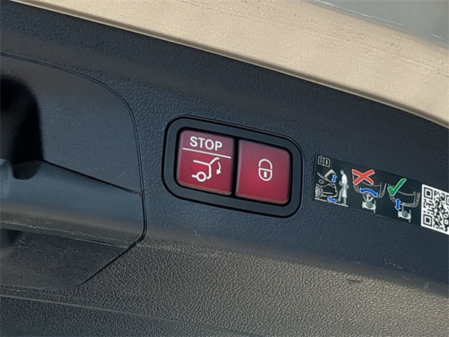 Vehicle image 23 of 35