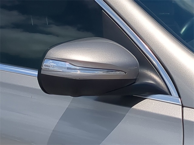 Vehicle image 31 of 35