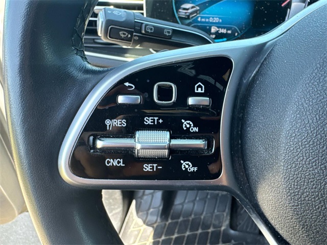 Vehicle image 23 of 27