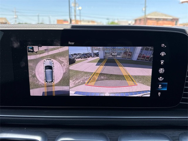 Vehicle image 17 of 27