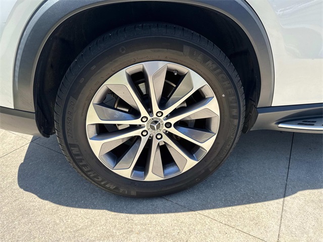 Vehicle image 7 of 27