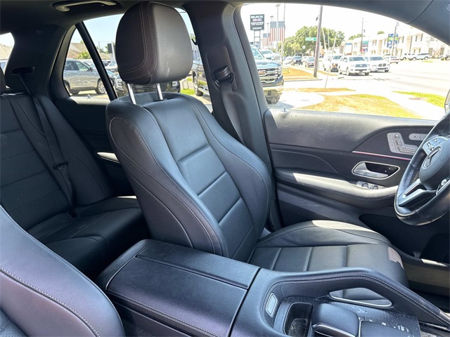 Vehicle image 10 of 27