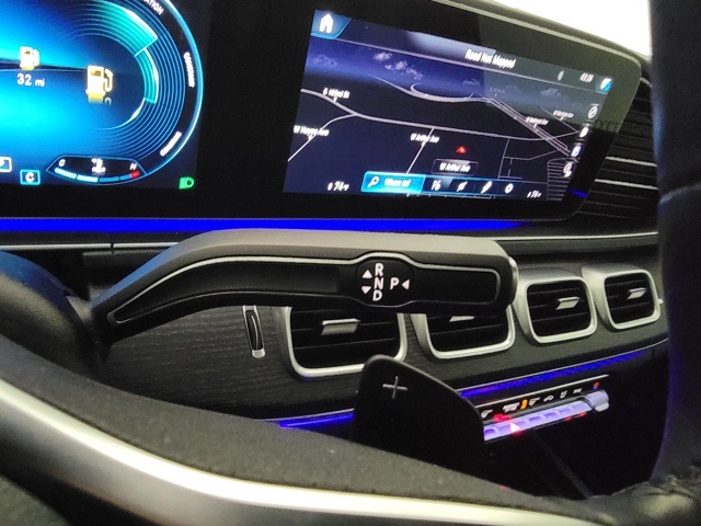 Vehicle image 21 of 28