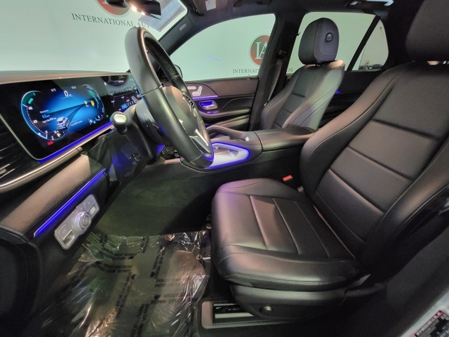 Vehicle image 10 of 28