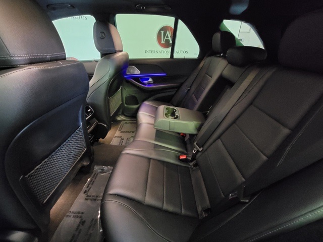 Vehicle image 12 of 28