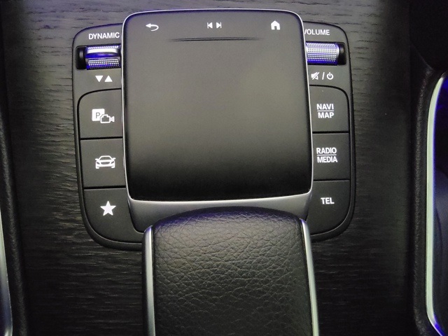 Vehicle image 17 of 28