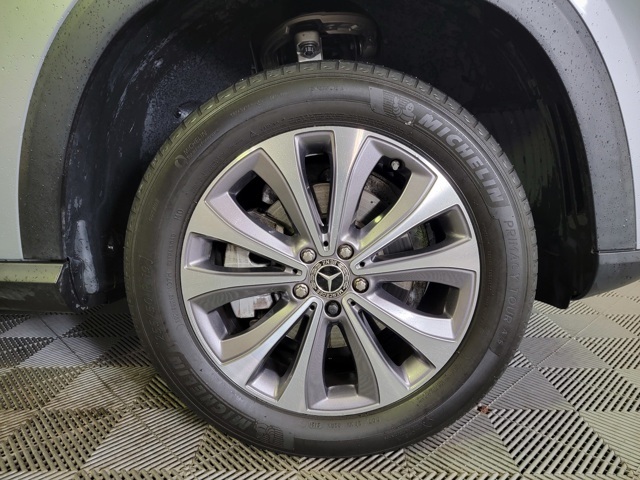 Vehicle image 7 of 28