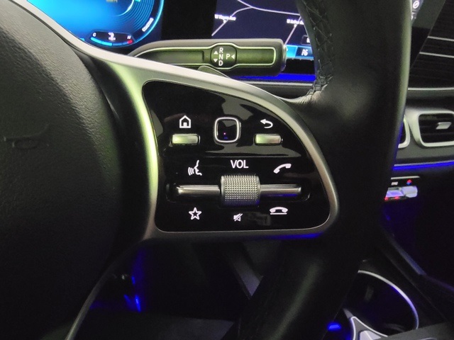 Vehicle image 20 of 28