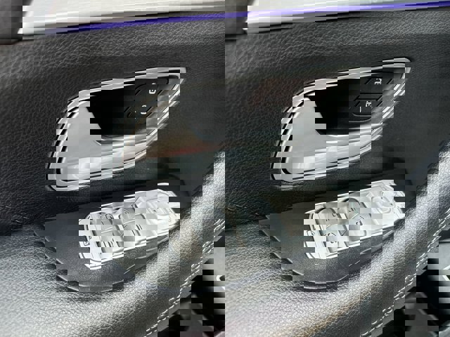 Vehicle image 13 of 27