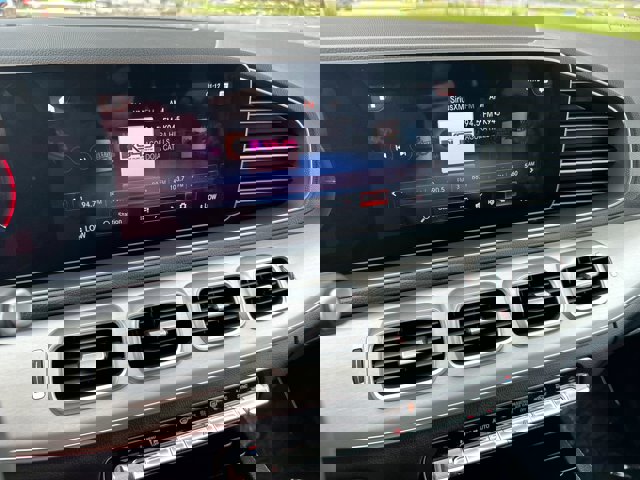 Vehicle image 16 of 27