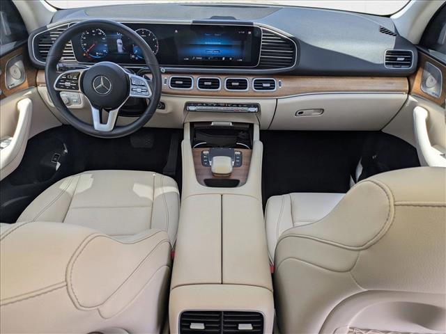 Vehicle image 17 of 27