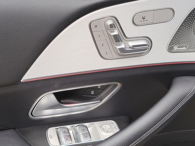 Vehicle image 20 of 34