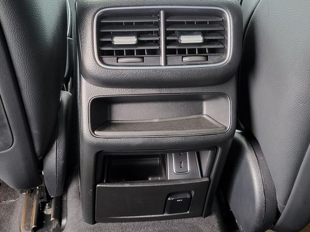 Vehicle image 16 of 34