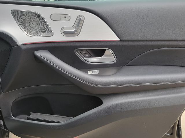 Vehicle image 7 of 34