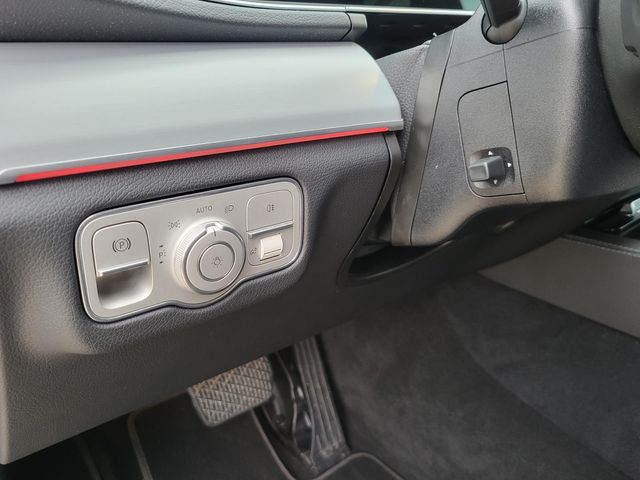 Vehicle image 24 of 34