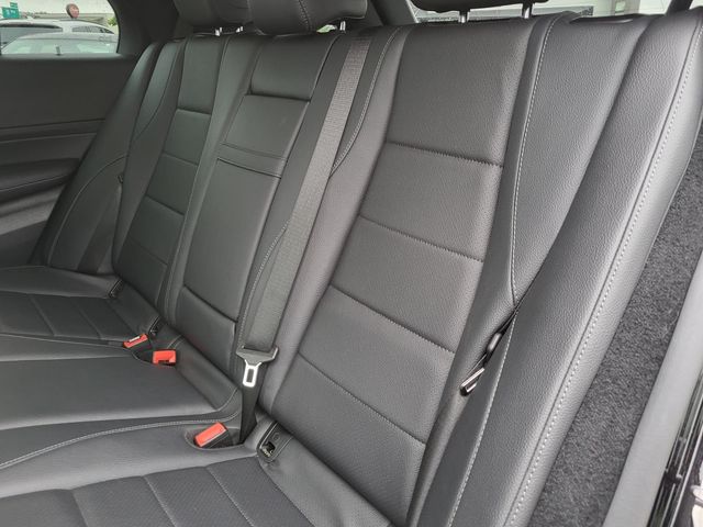 Vehicle image 15 of 34