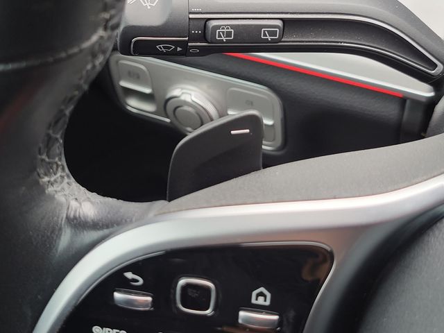 Vehicle image 32 of 34