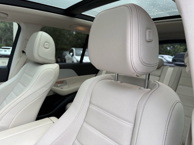 Vehicle image 12 of 36