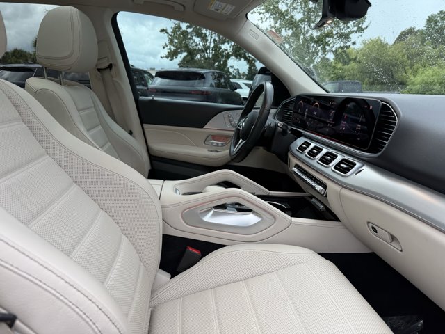 Vehicle image 19 of 36
