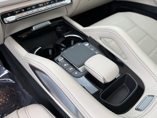 Vehicle image 25 of 36