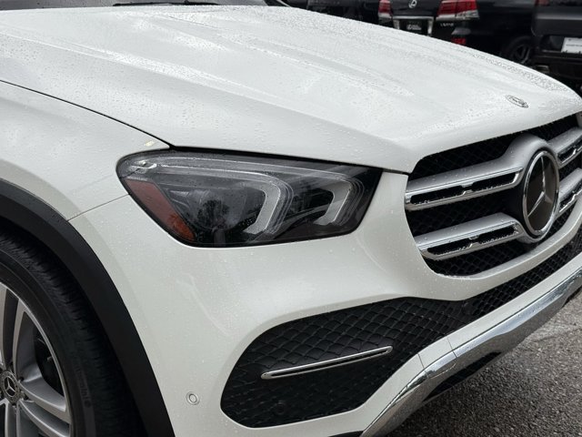 Vehicle image 27 of 36