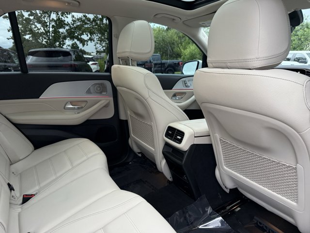 Vehicle image 11 of 36