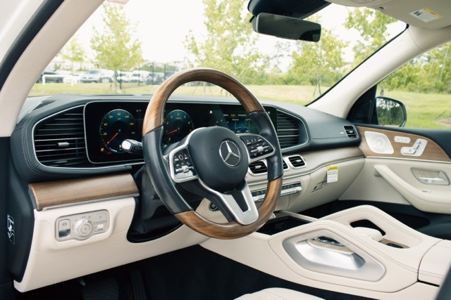 Vehicle image 12 of 17