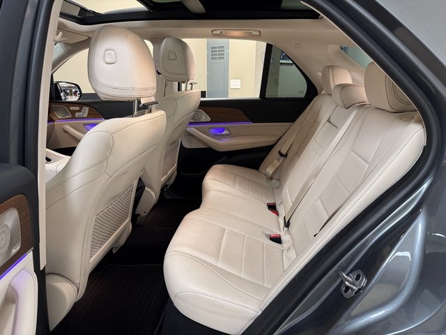 Vehicle image 28 of 29