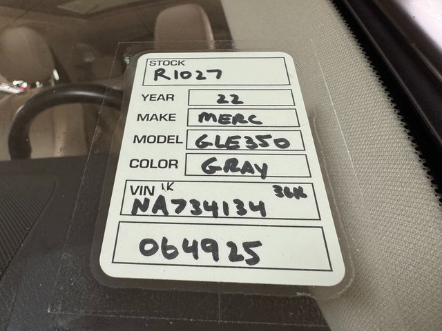 Vehicle image 21 of 29
